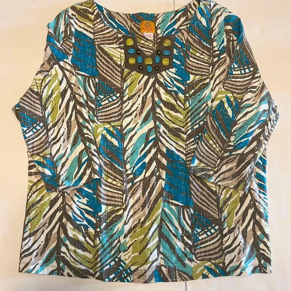 Ruby‎ Rd. Woman 1X Embellished V-Neck 3/4 Sleeve Top (2477)